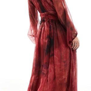 Brand new never worn. Perfect for a wedding guest or romantic date night.